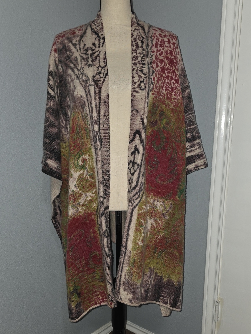 Soft Surroundings patterned open-front wrap in cream, red & green